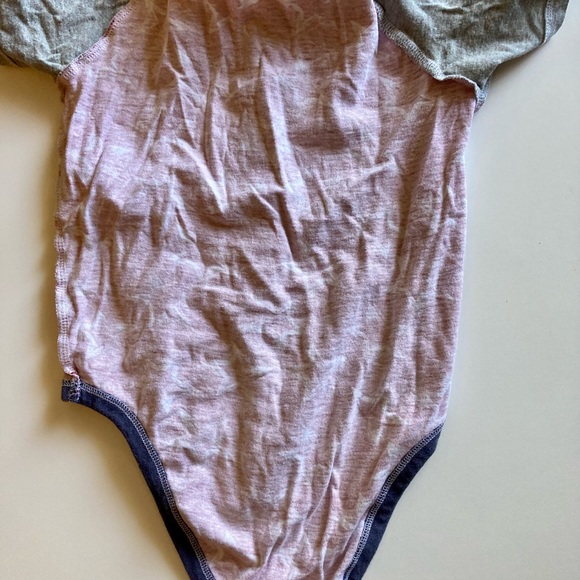 Burts Bees Baby Onesie - Picture 5 of 7